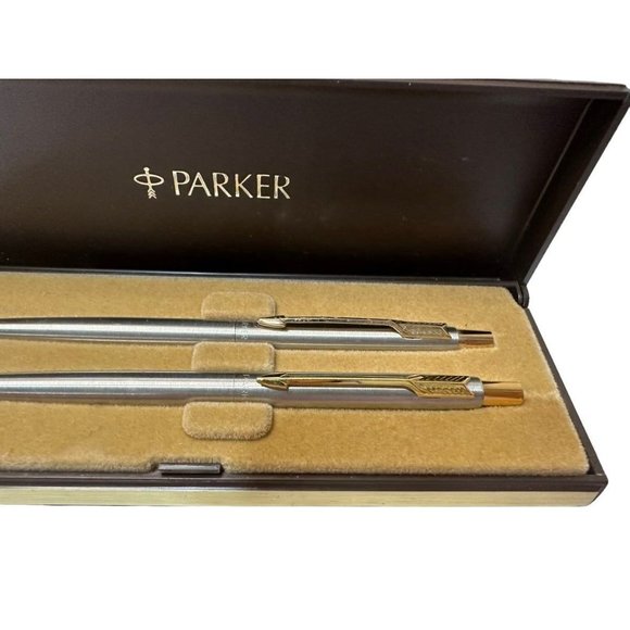 PARKER ARROW STAINLESS STEEL / GOLD TRIM BALLPOINT PEN & .5MM PENCIL ( 67772 ) - Picture 3 of 7